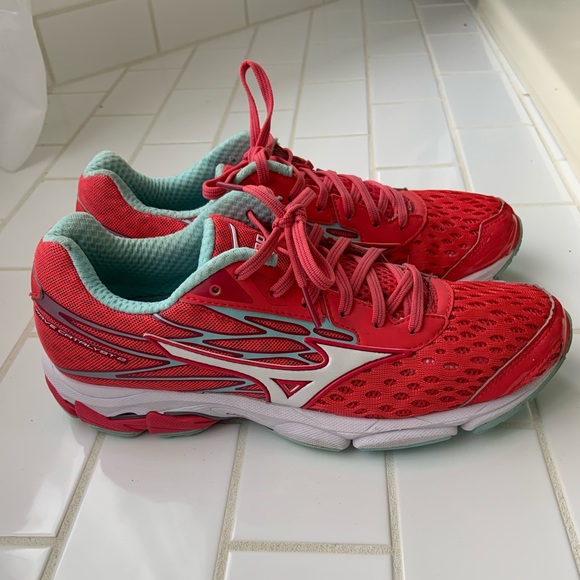 Mizuno Shoes - Mizuno Wave Catalyst 2 X10 Women’s 9.5
